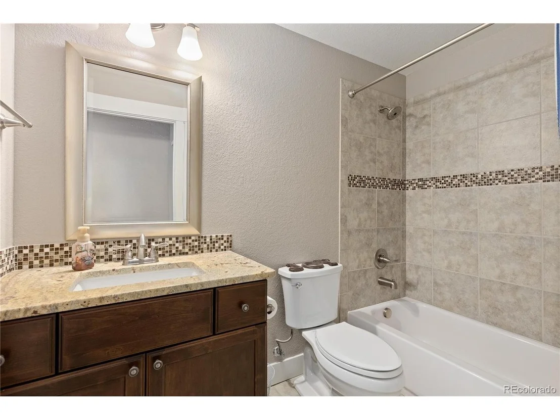 Photo of 1395 Gore Cir
