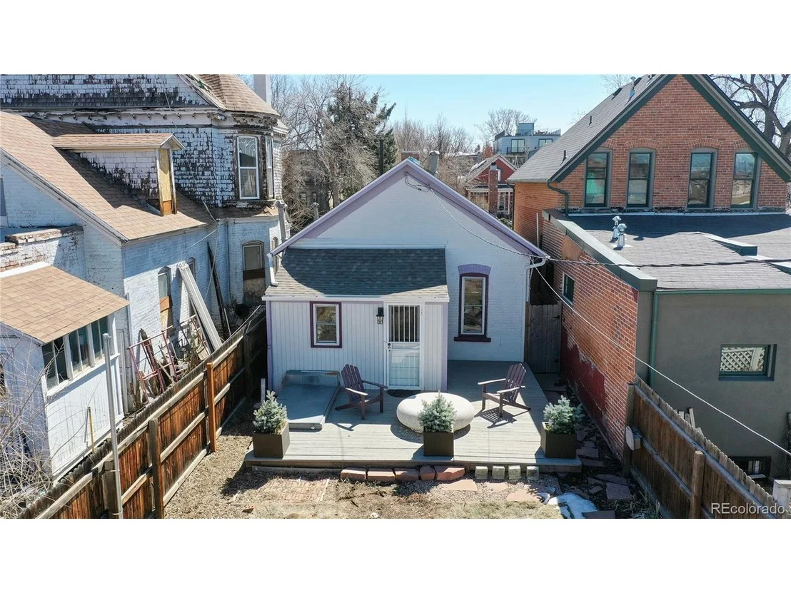 Photo of 2819 Curtis St
