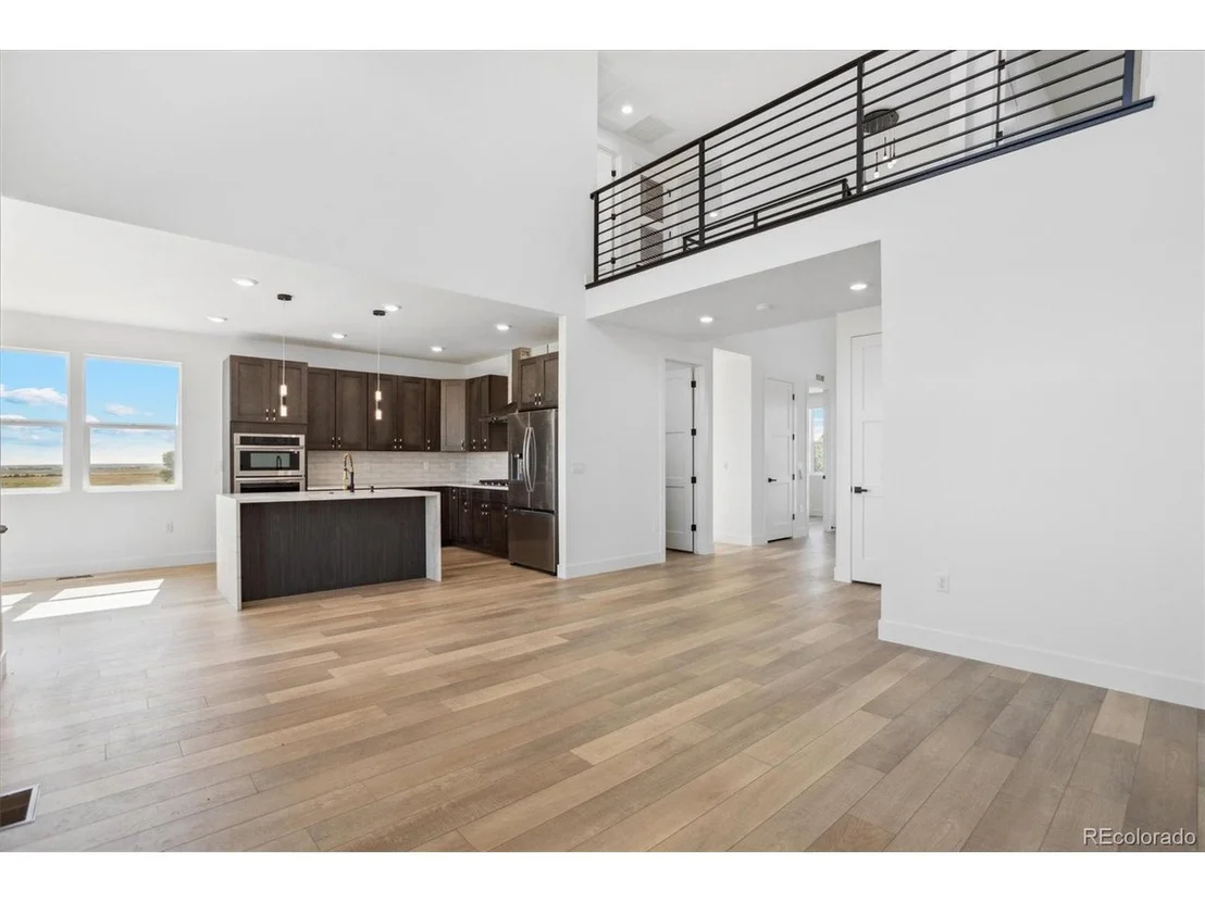 Photo of 995 Pinehurst Ct