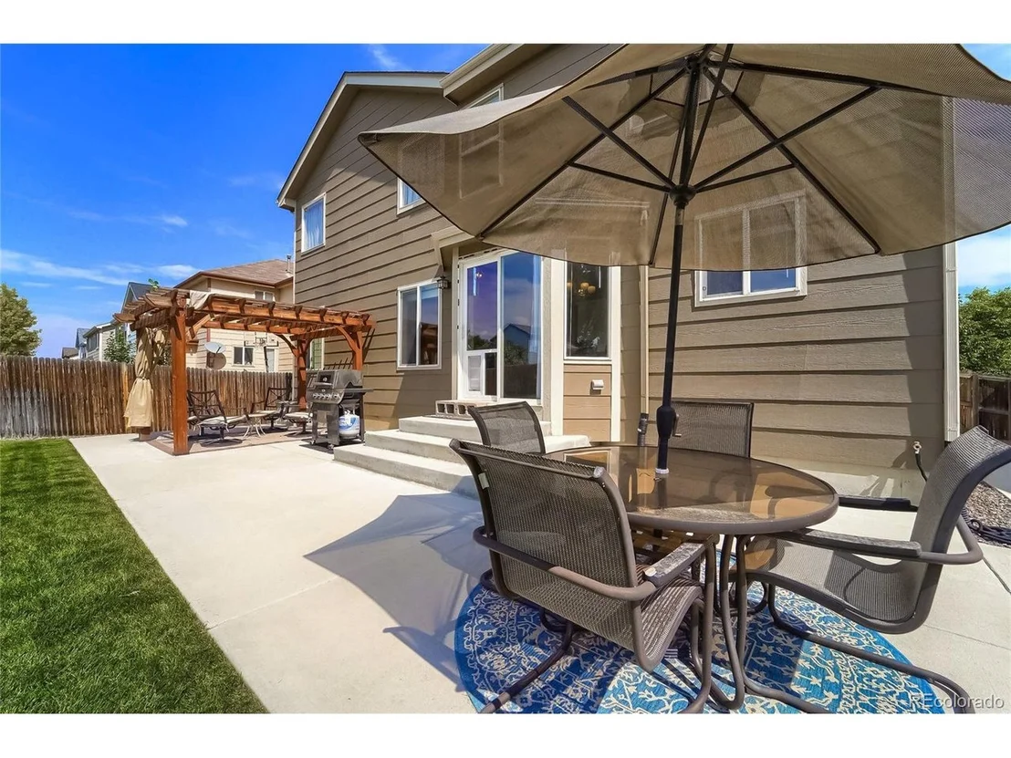 Photo of 7233 Foothill St