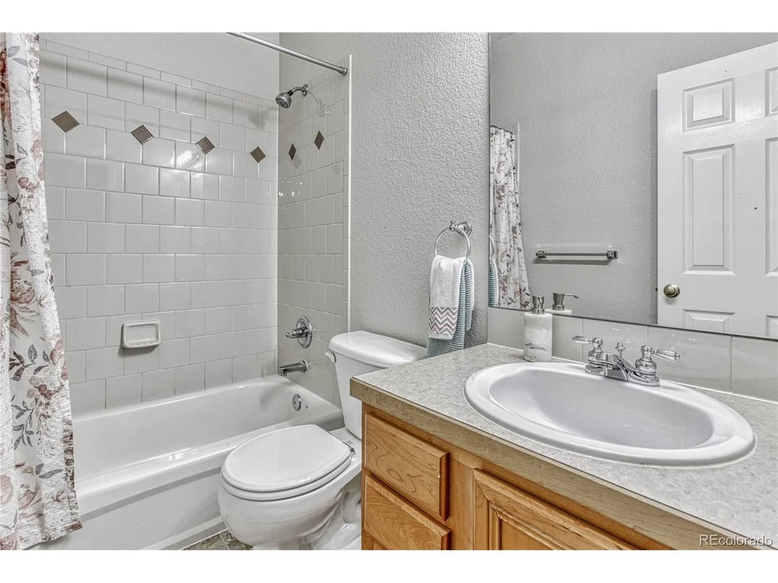 Photo of 6644 Sage Ave