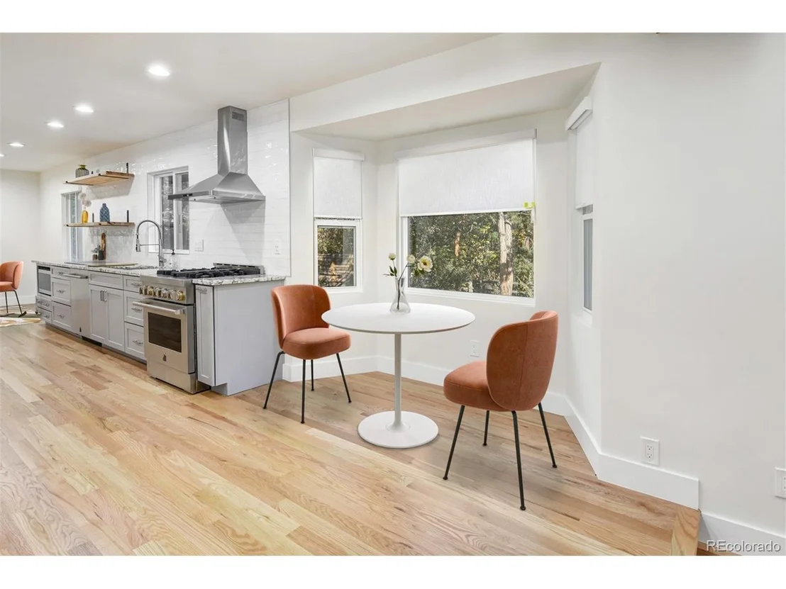 Photo of 6107 Old Brompton Rd