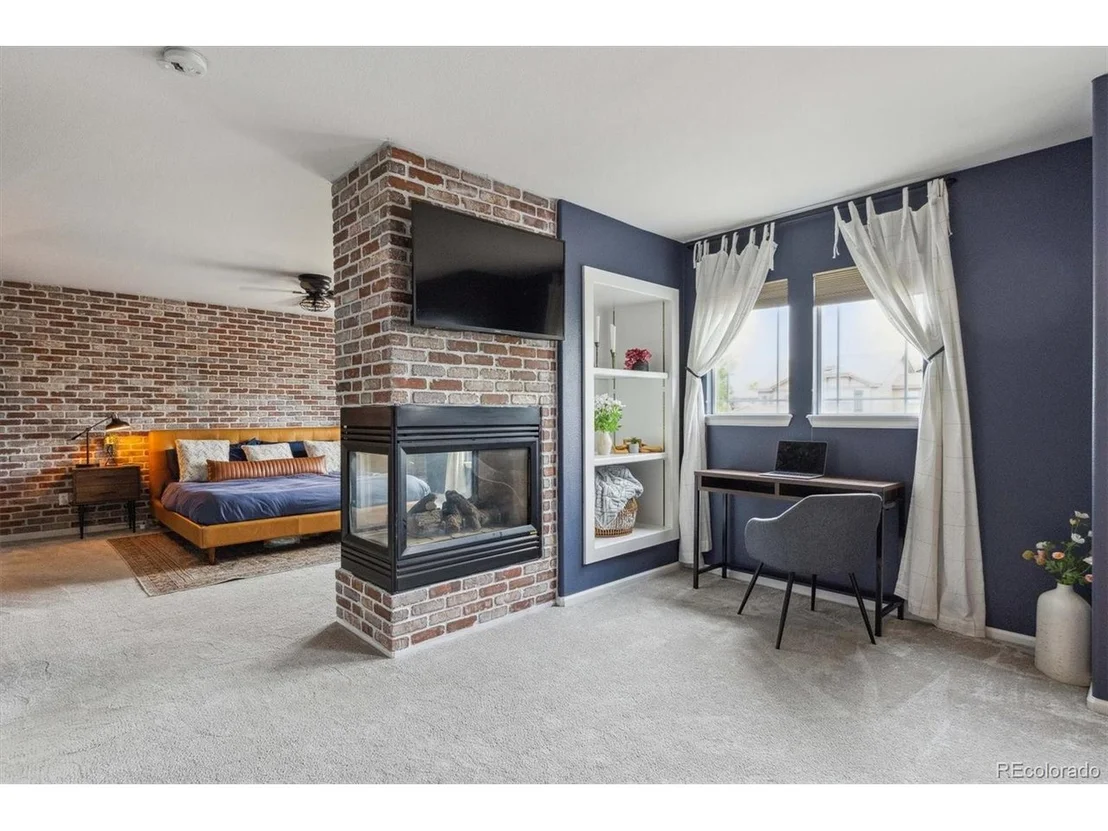 Photo of 10535 Laurelglen Cir