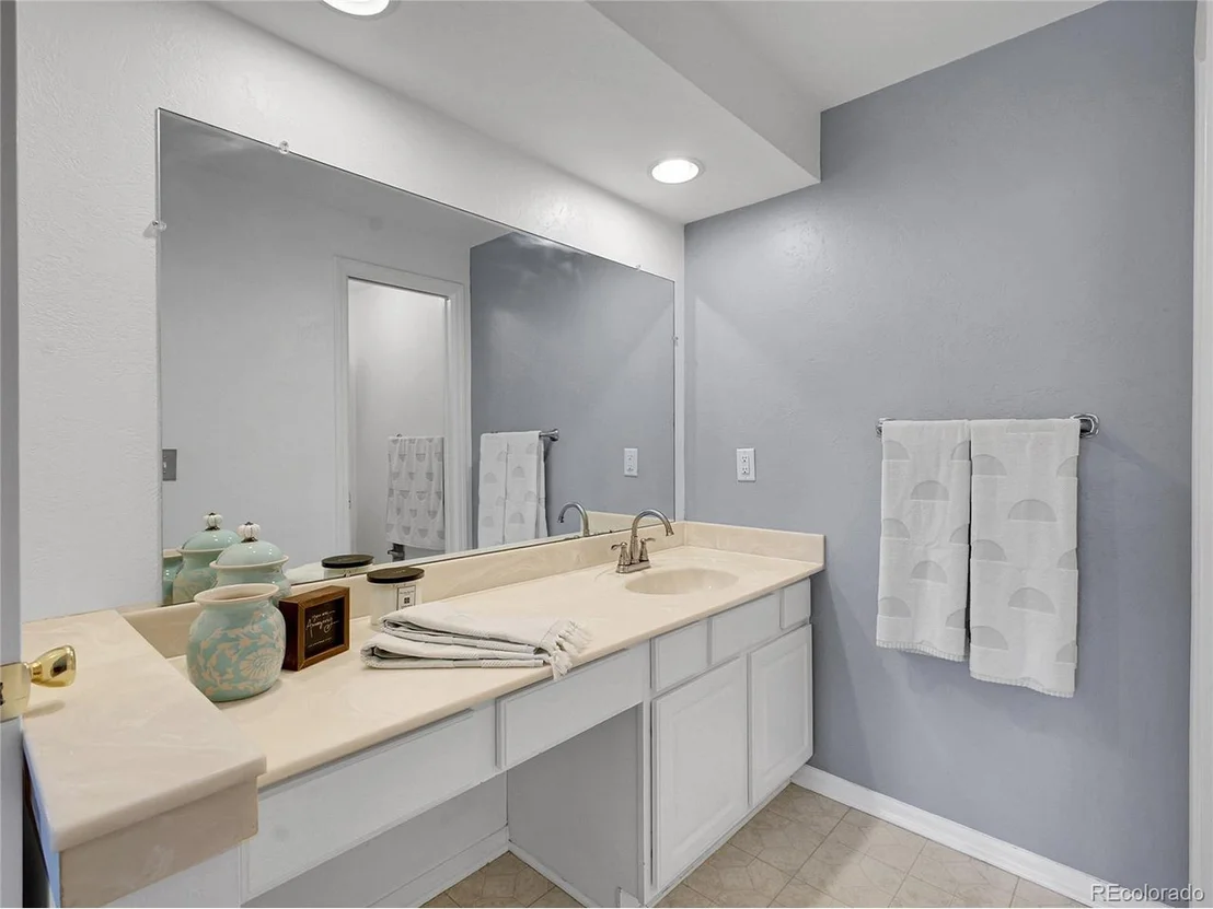 Photo of 4046 S Reading Way