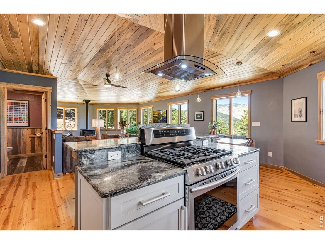 Photo of 80 Lookout Dr