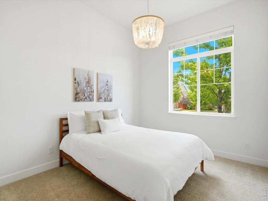 Photo of 950 Sumner Way