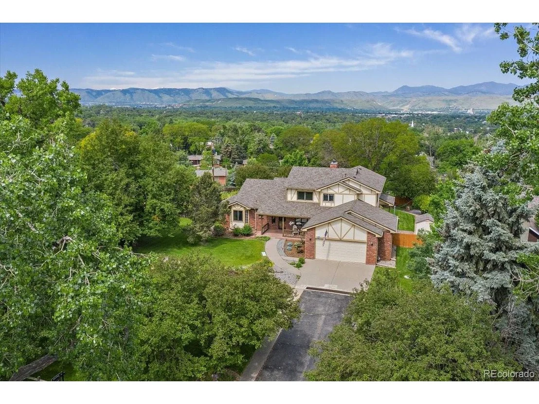 Photo of 35 Skyline Dr