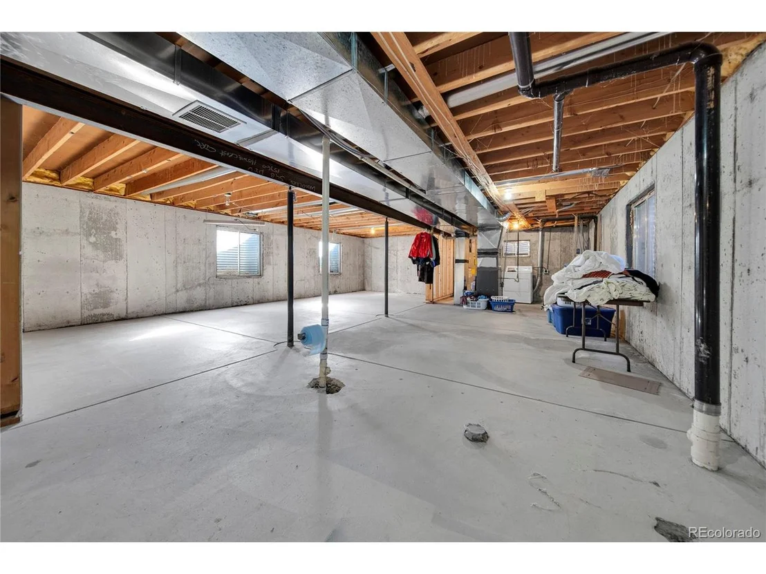 Photo of 15960 Homecrest Cir