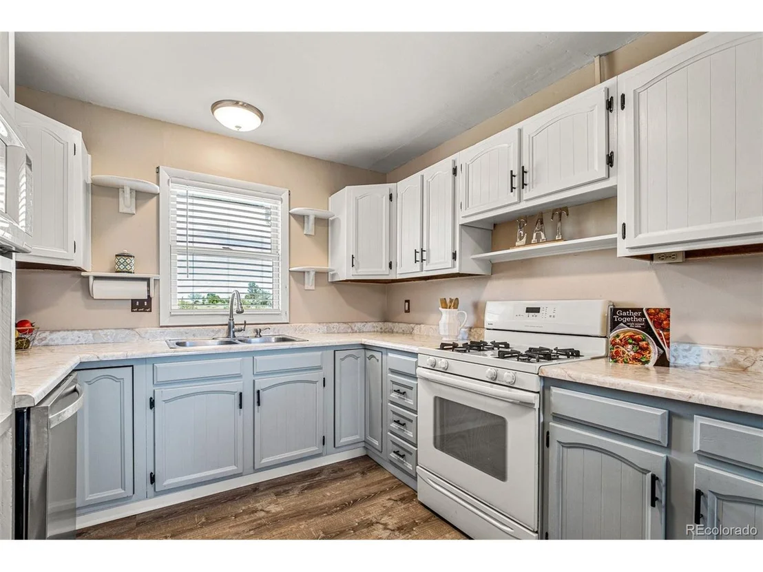 Photo of 940 Pinewicket Way