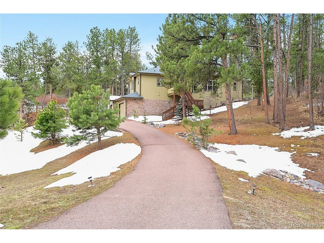 Photo of 882 Independence Dr