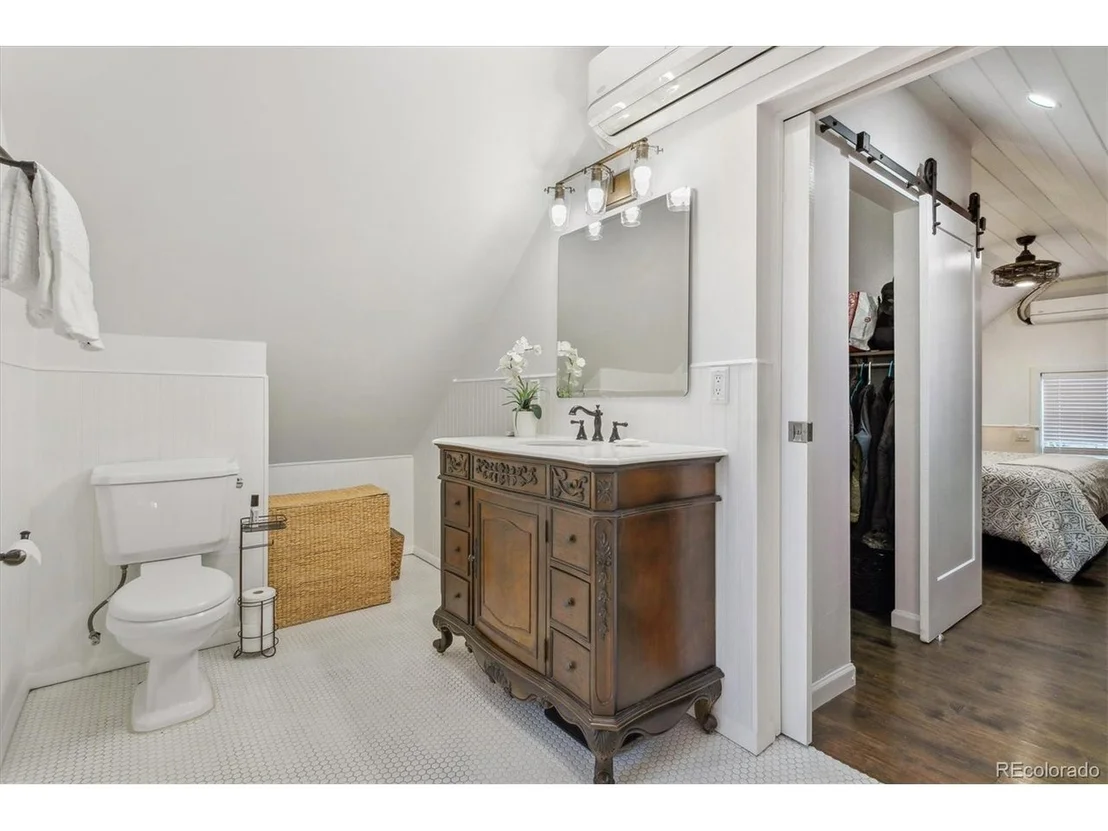 Photo of 1815 W 38th Ave