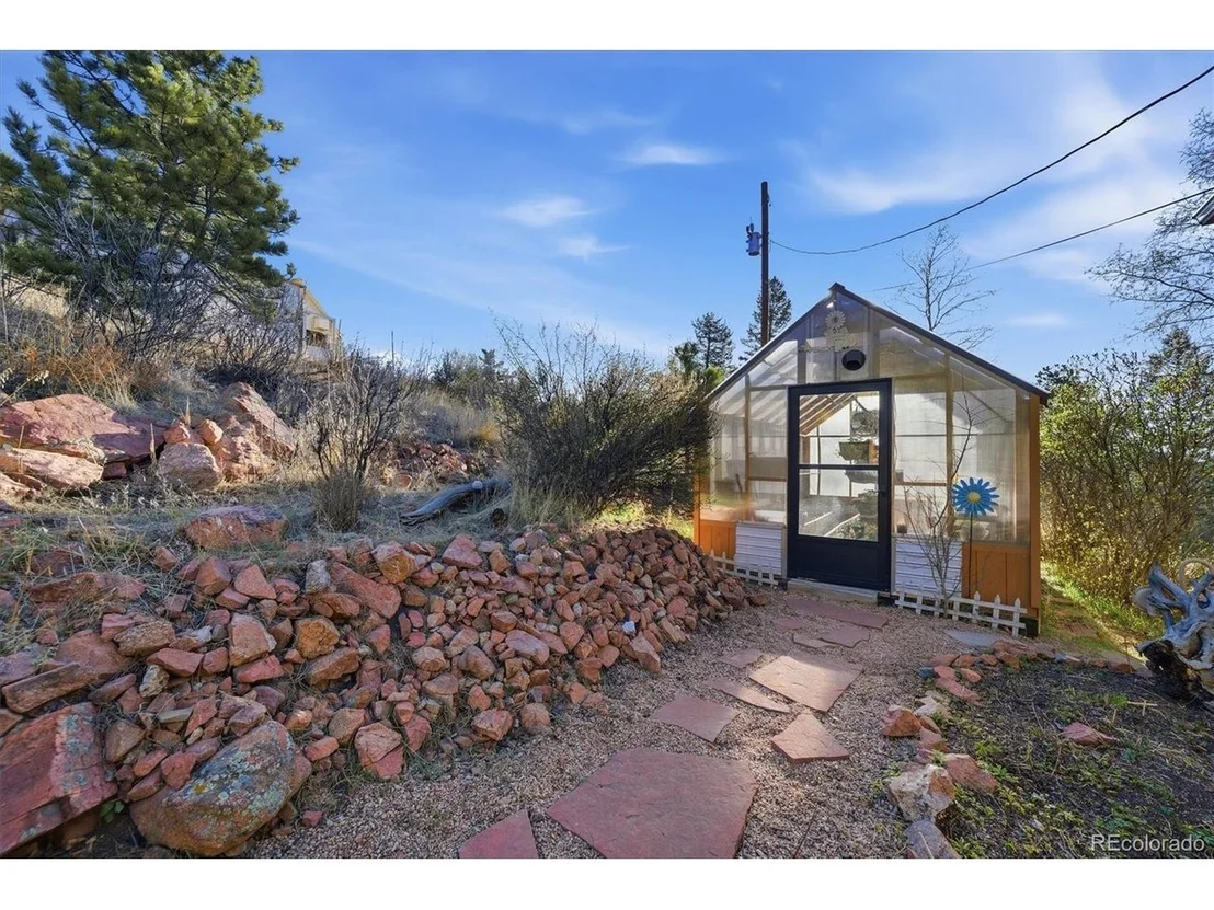 Photo of 33799 Warren Rd