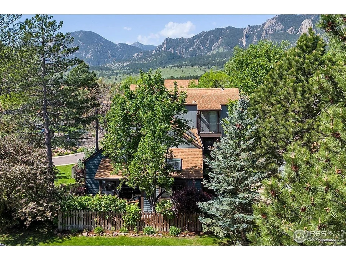 Photo of 3582 Smuggler Way