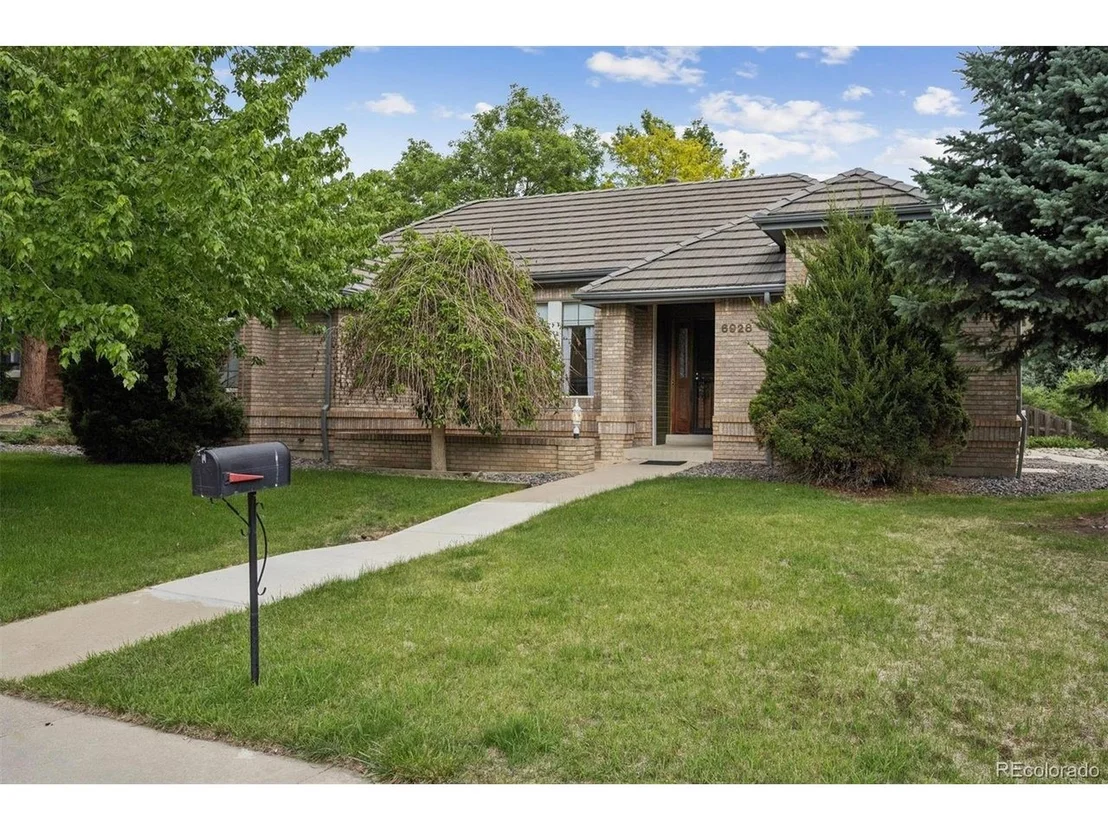 Photo of 6928 Iris St