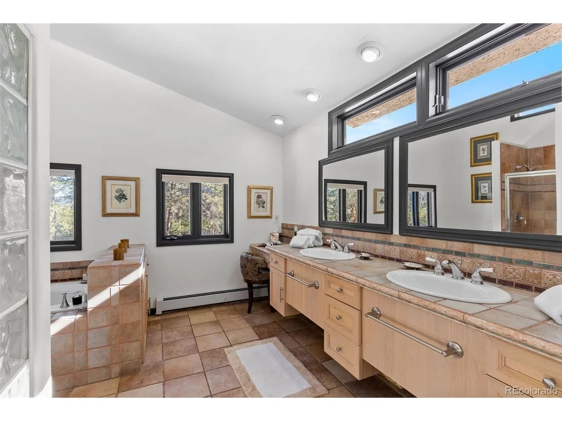 Photo of 1053 Red Moon Rd