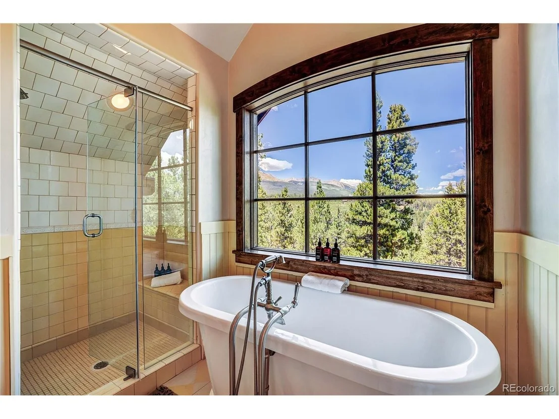Photo of 456 Peerless Dr