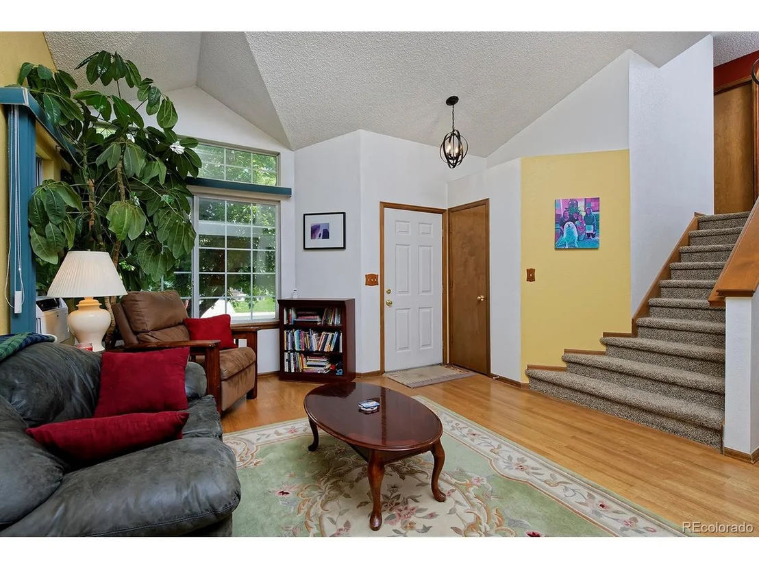 Photo of 372 Oak Ln