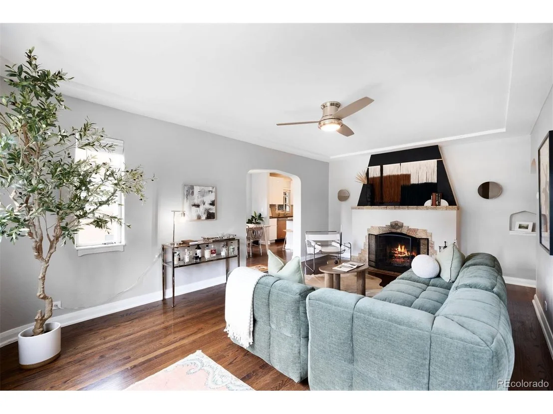 Photo of 2383 Jasmine St