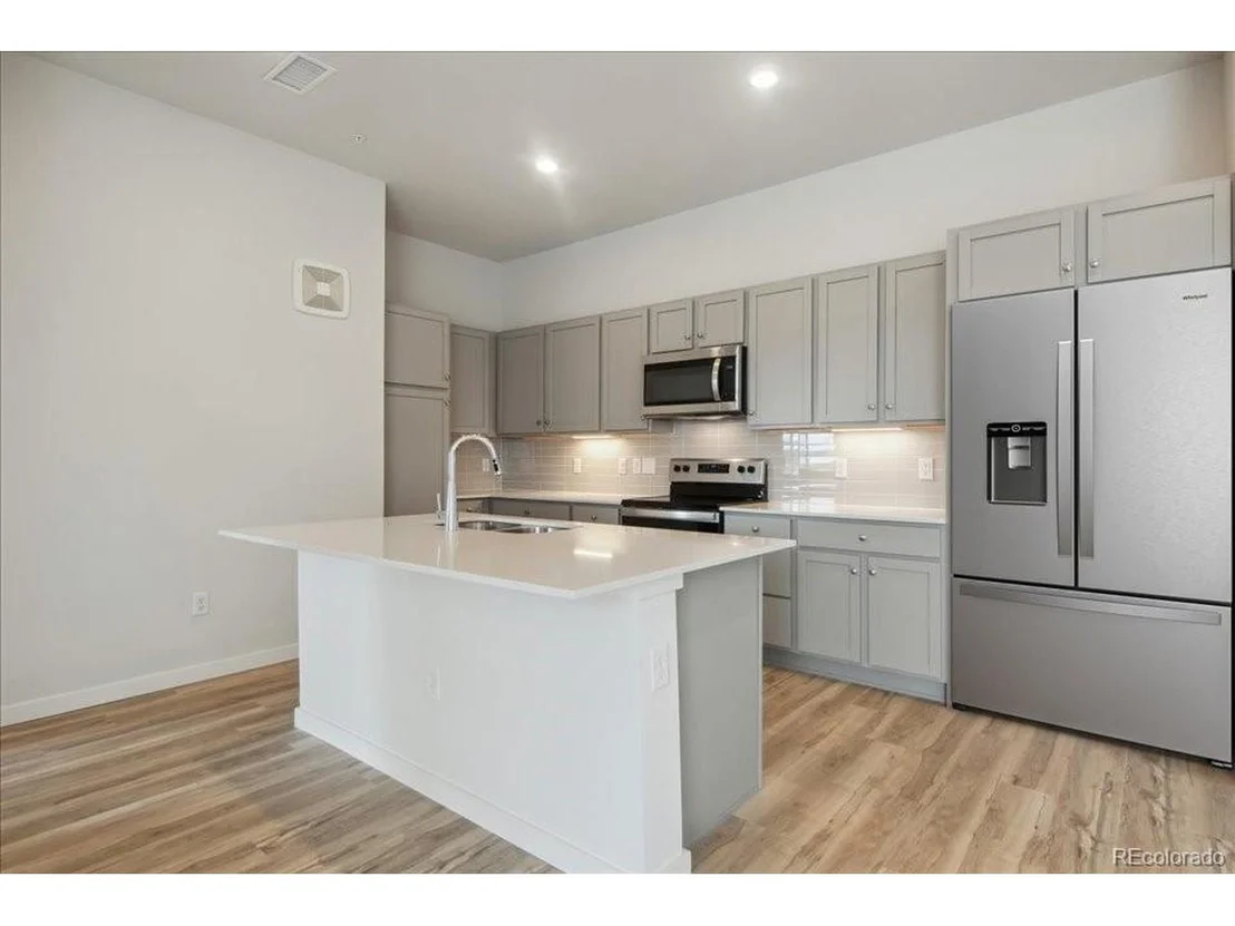 Photo of Unit 1407 at 487 Interlocken Blvd