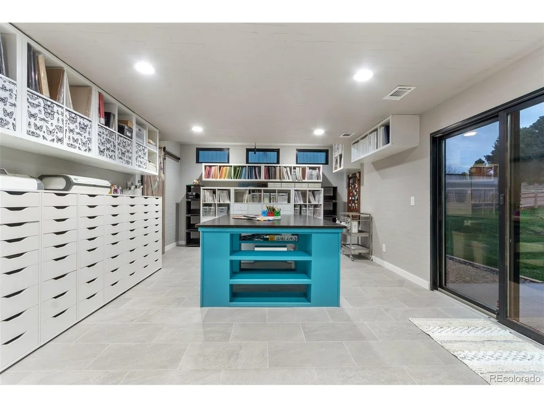 Photo of 620 Front Range Rd