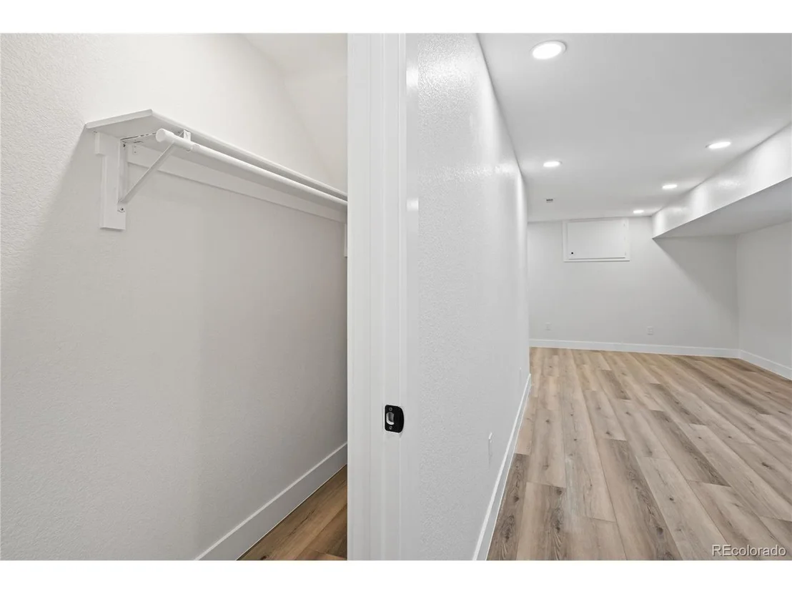 Photo of 6766 Zenobia Loop