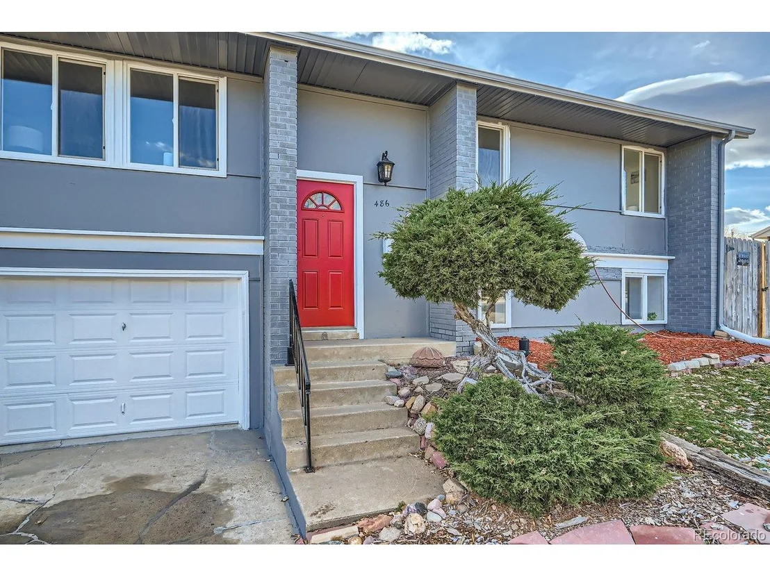 Photo of 486 Leona Dr