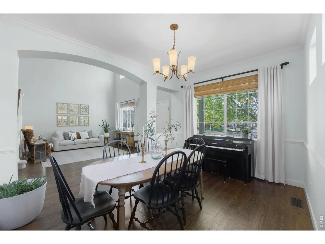 Photo of 6386 Mayfair Ave