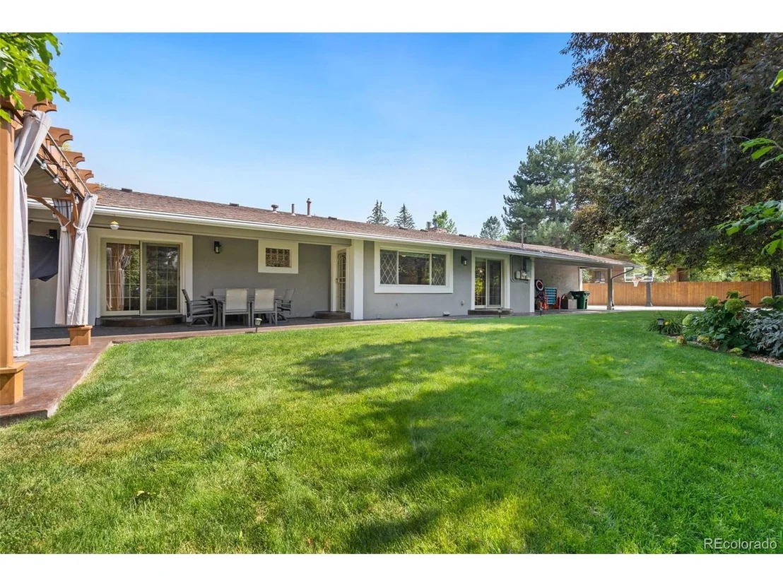 Photo of 3035 Deframe Rd