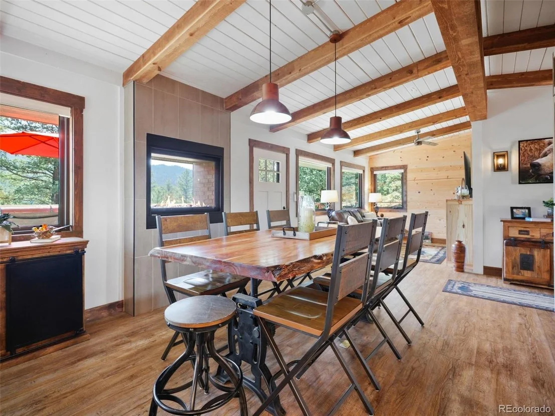 Photo of 9987 Overlook Rd