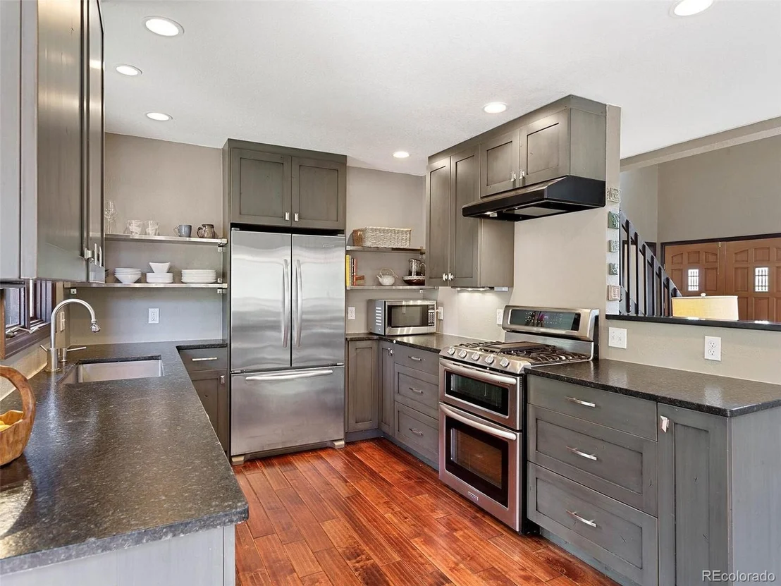 Photo of 400 Golden Dr