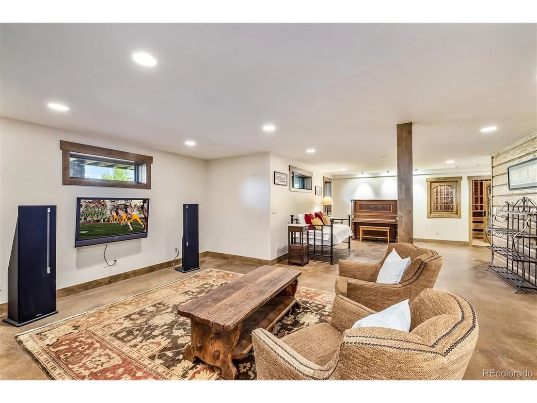 Photo of 127 Royal Redbird Dr