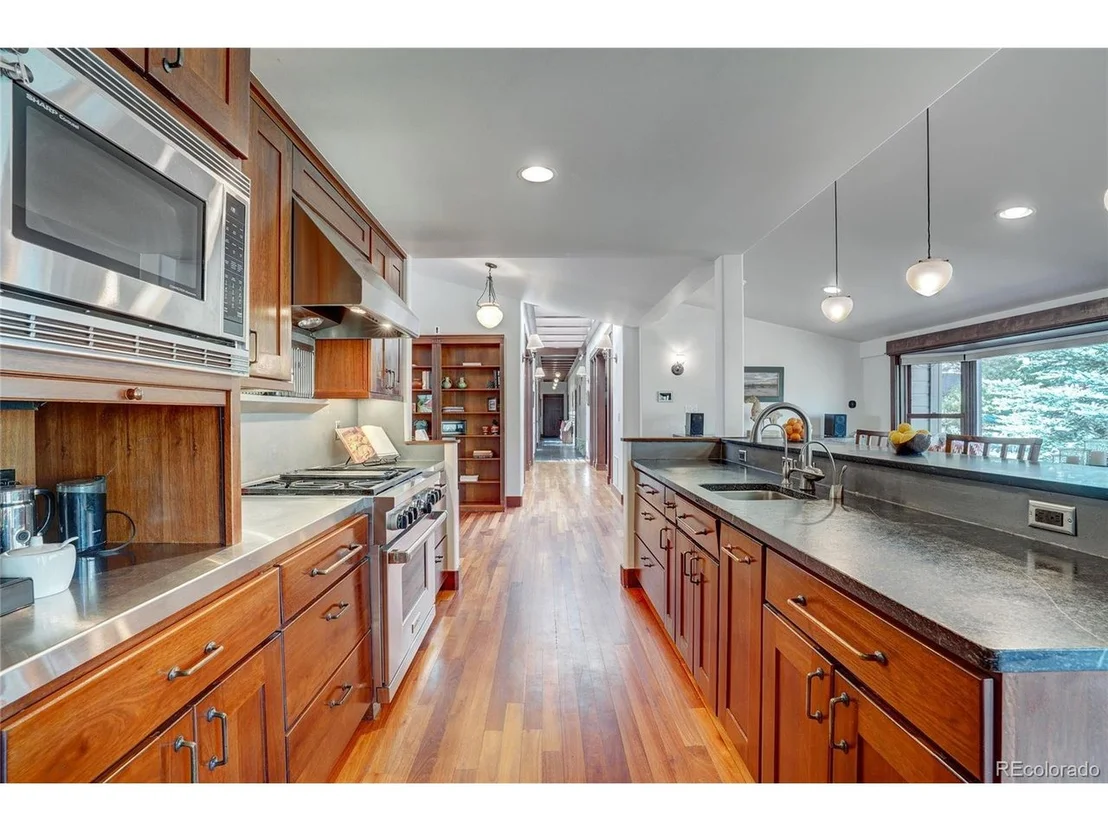 Photo of 25751 Village Cir