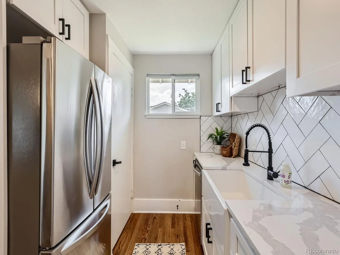 Photo of 4855 King St
