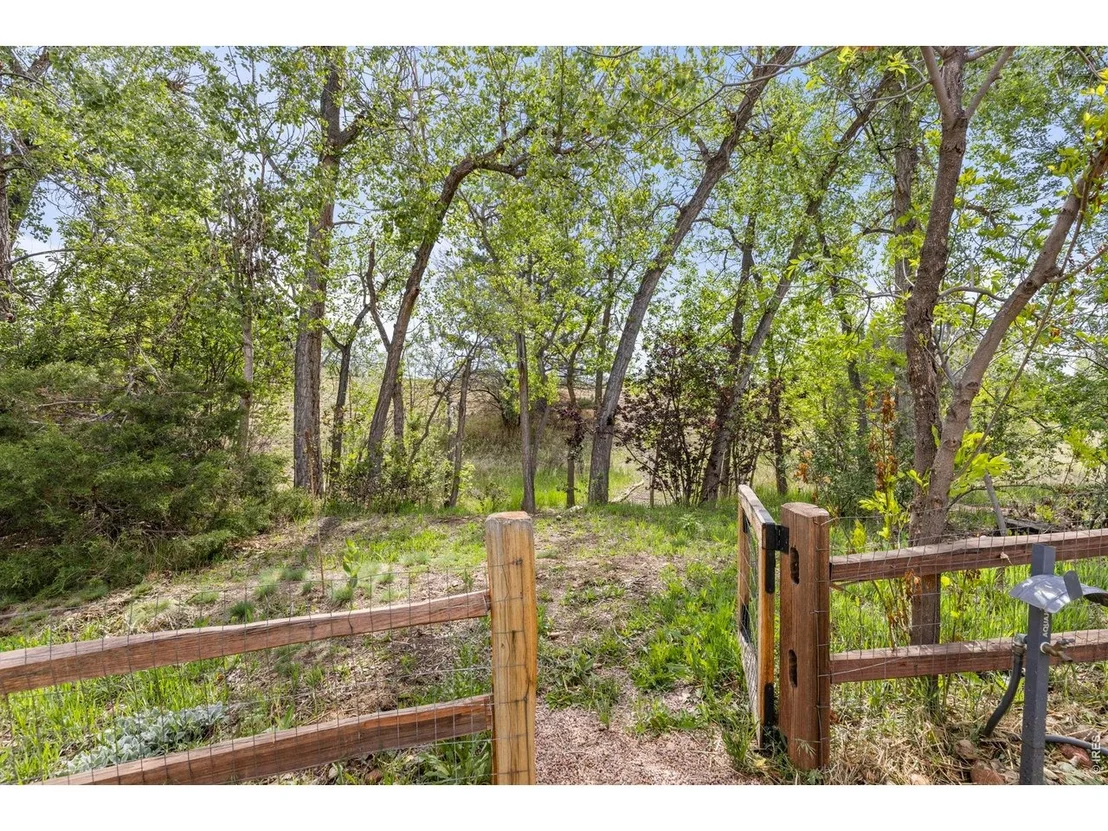 Photo of 4844 W Moorhead Cir