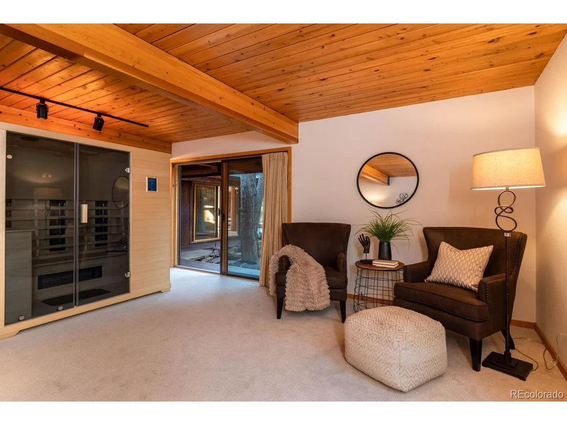 Photo of 2695 Linden Dr