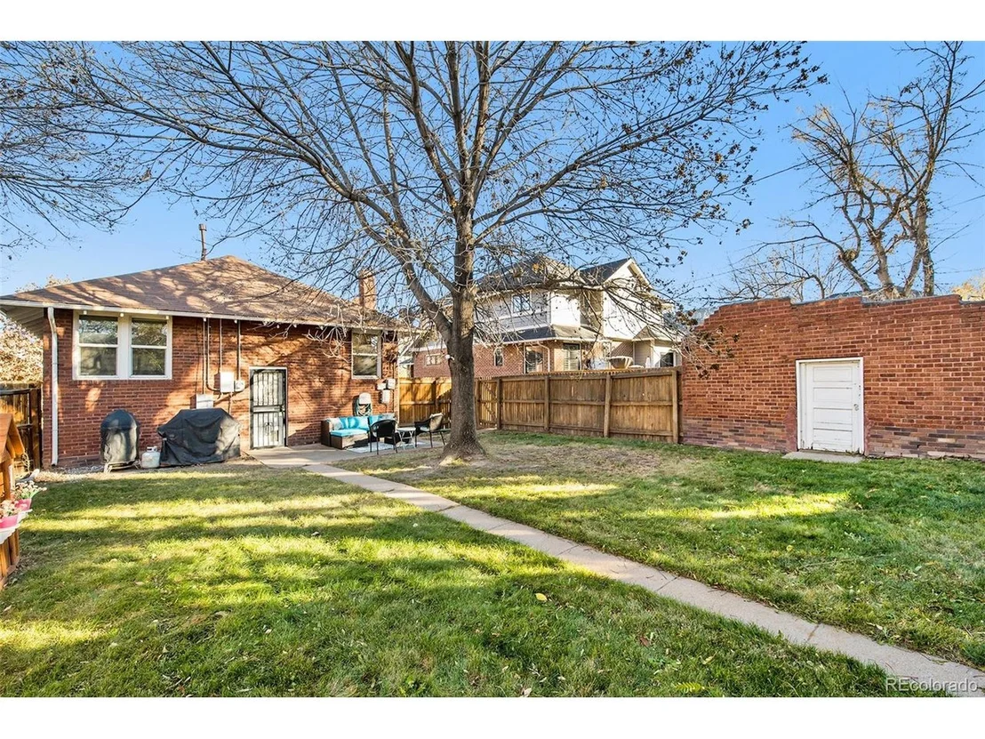 Photo of 1051 Jackson St