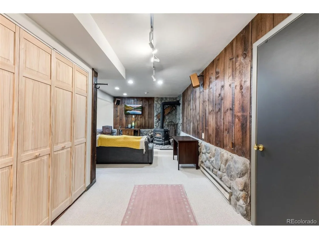 Photo of 1105 Main St