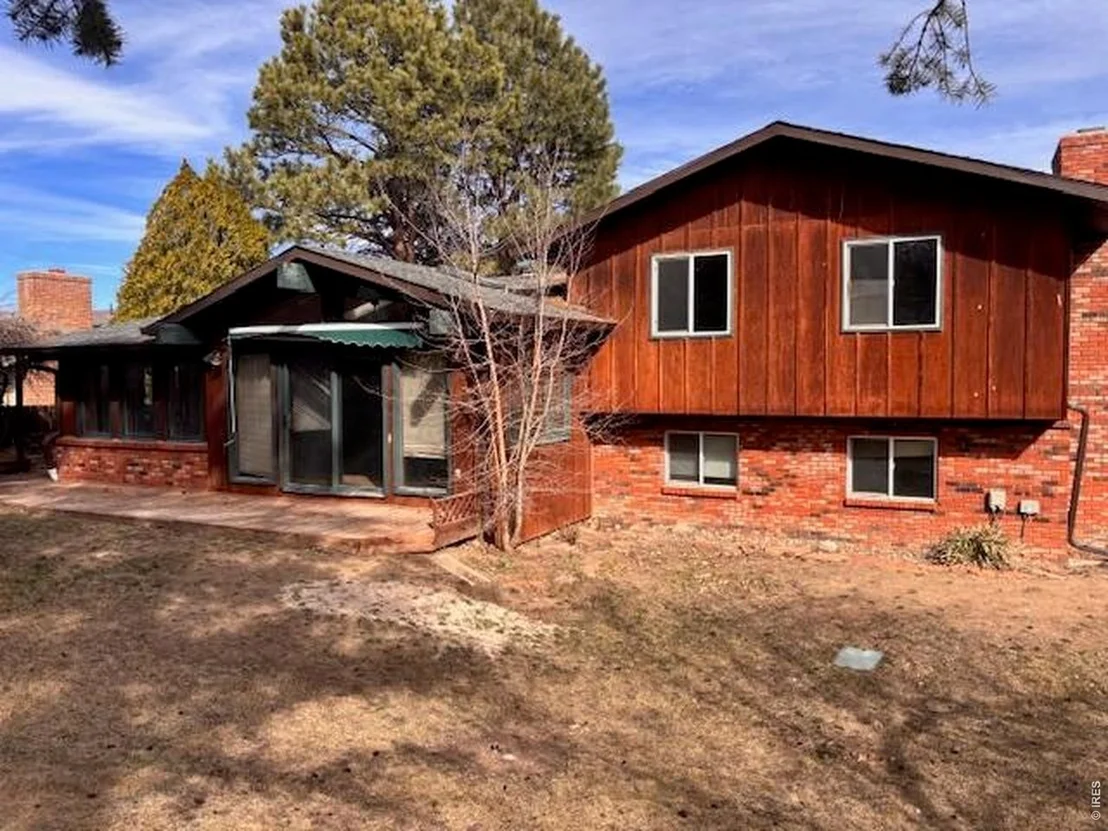 Photo of 3331 Lakeview Cir