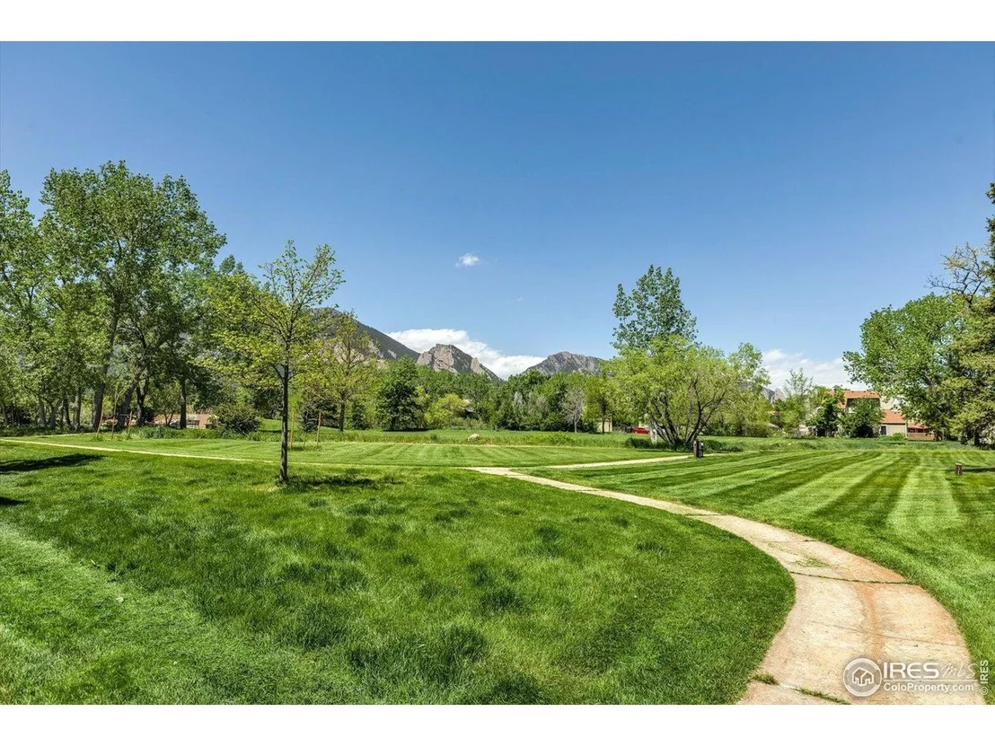 Photo of 3582 Smuggler Way