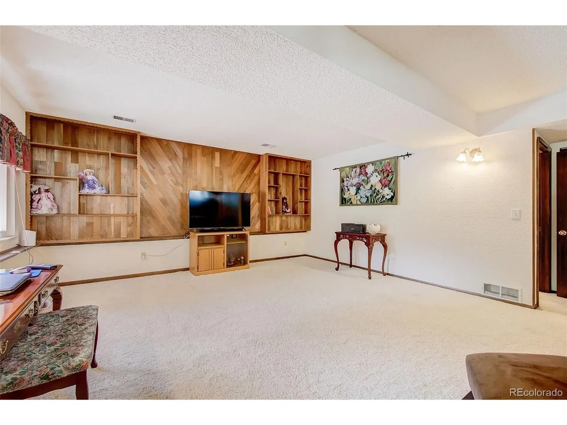 Photo of 9442 Sierra Dr
