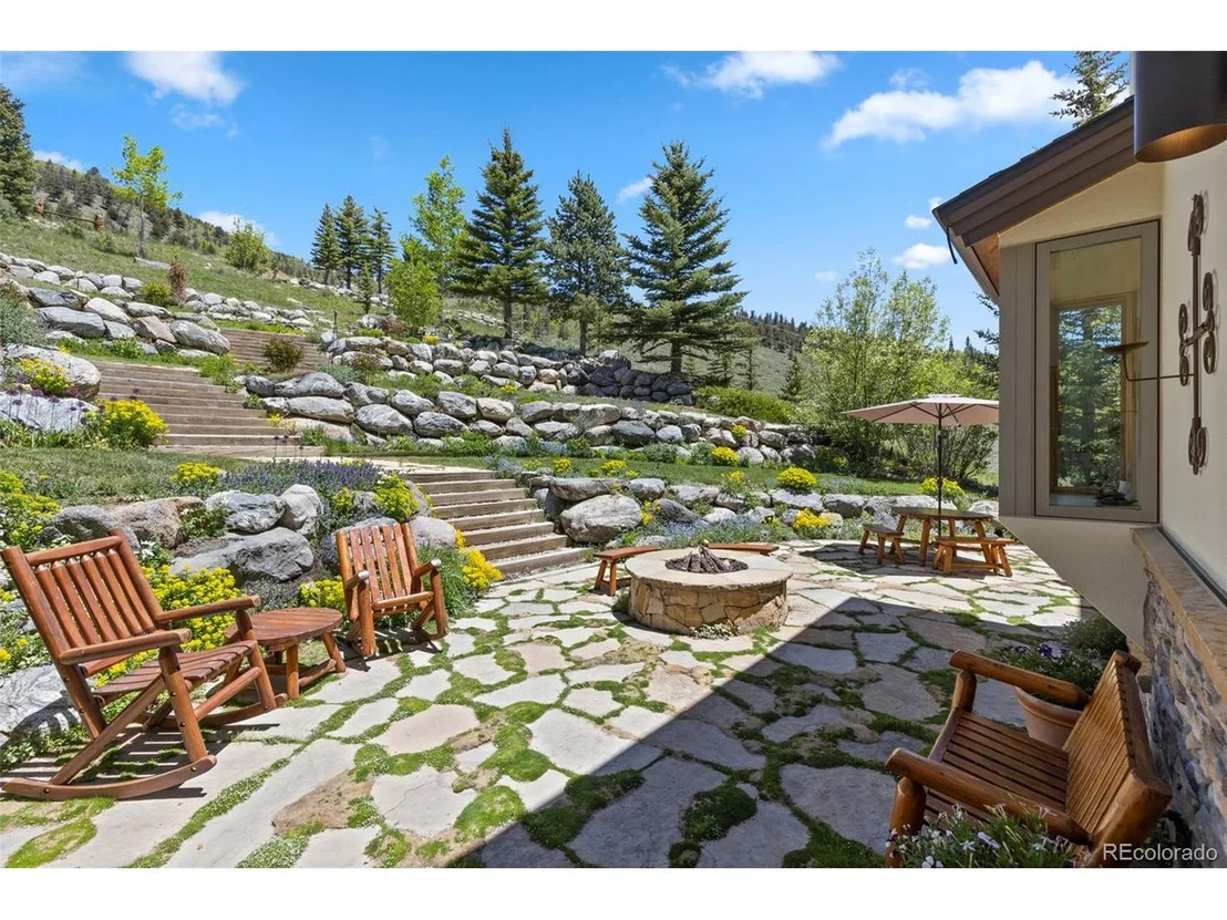 Photo of 273 Ensign Dr