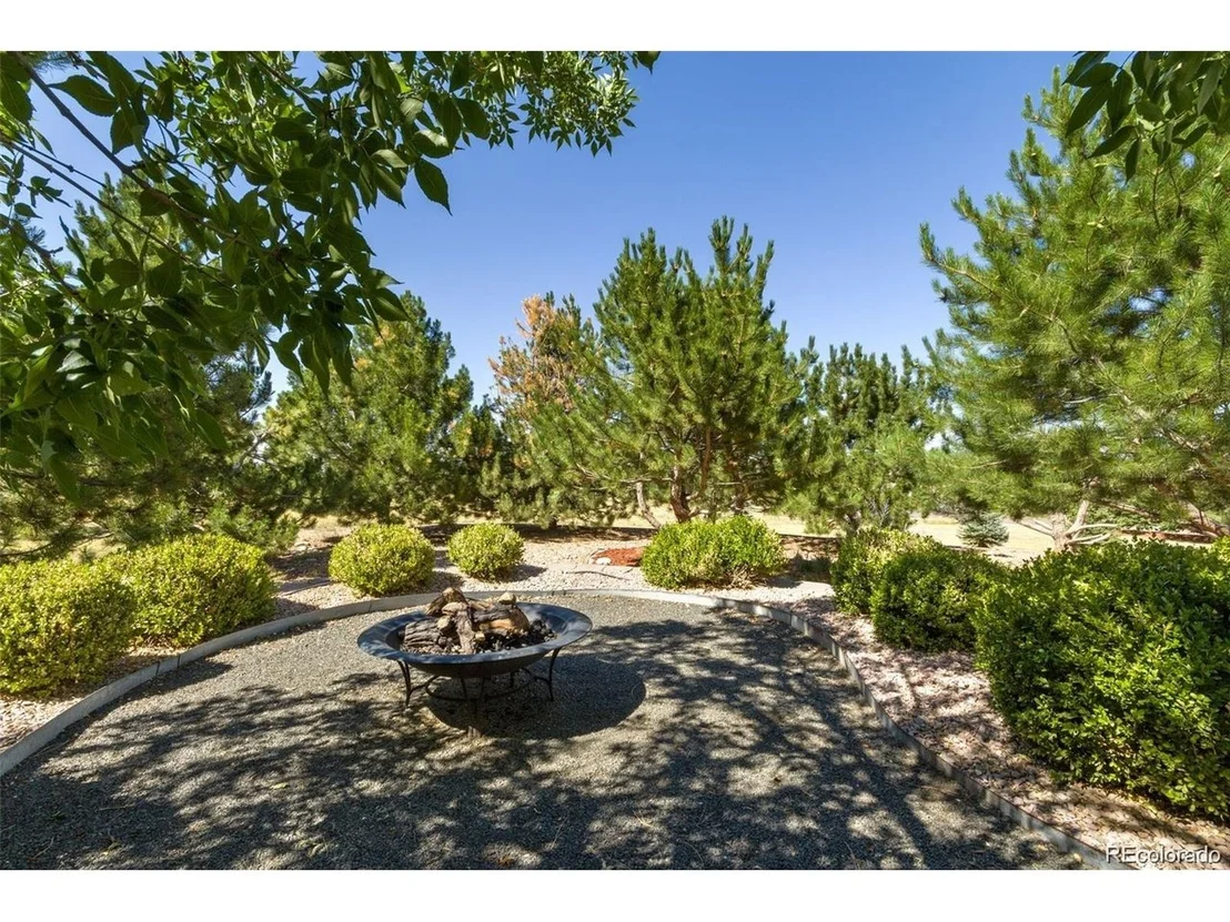 Photo of 935 Green Gables Cir Ct