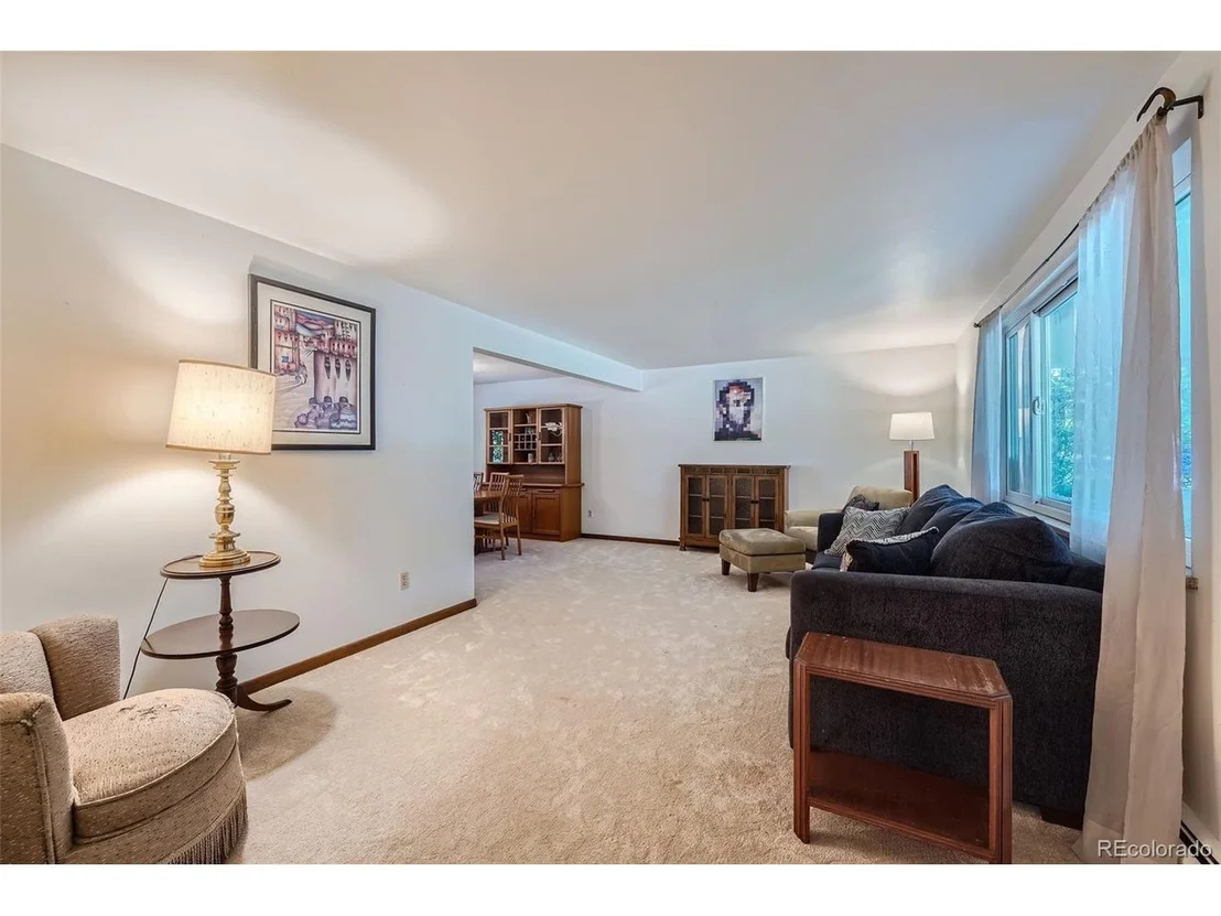 Photo of 9749 Sierra Dr