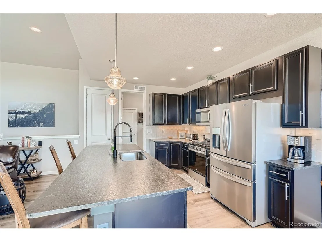 Photo of 649 White Tail Ave