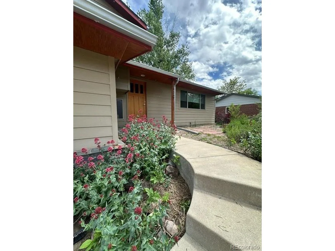 Photo of 960 Mcintire St
