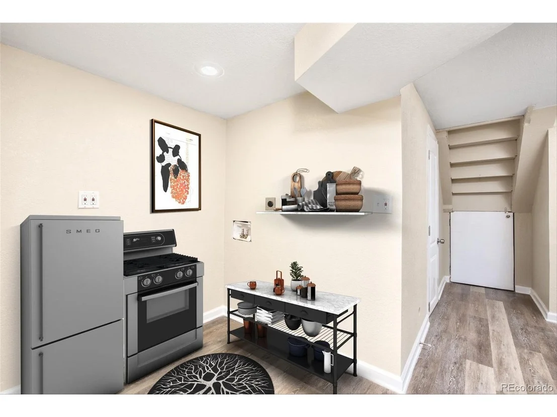 Photo of 921 12th Ave