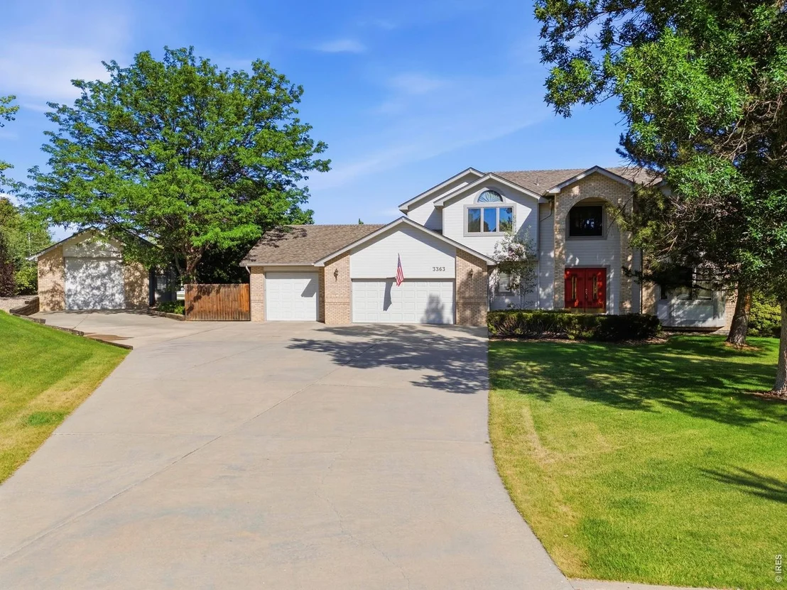 Photo of 3363 Crest Dr