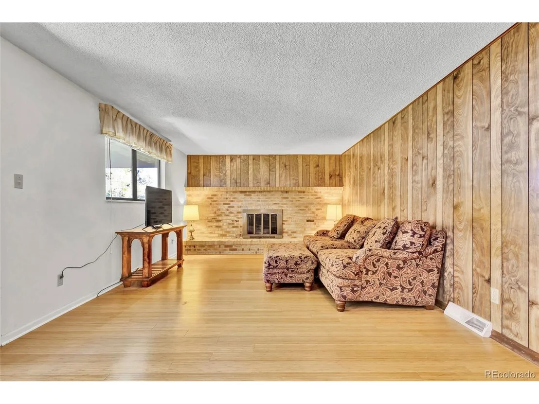 Photo of 844 Mercury Cir