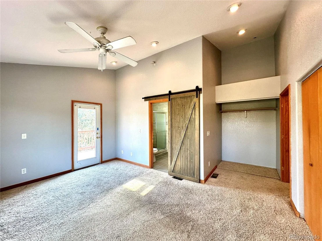 Photo of 3400 Collins Ave
