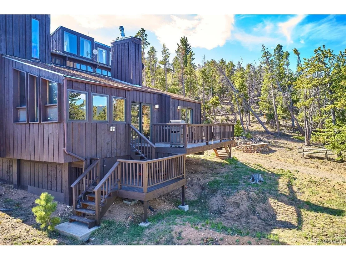 Photo of 90 Peakview Dr